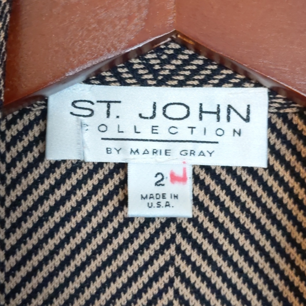 St. John Collection by Marie Gray Blazer - Picture 3 of 7